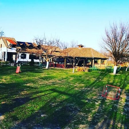Salas Tatic Ξενοδοχείο Turija Εξωτερικό φωτογραφία